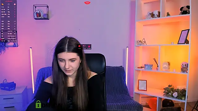 lissa night online show from 11-10-25, 01:43