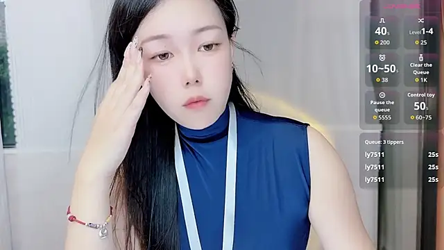 Snapshot of Bella_Ava chatting on 10-20-25, 08:37 Bella Ava online show from 10-20-25, 08:37