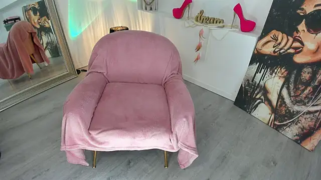 Arya Lexy online show from 10-31-25, 06:53