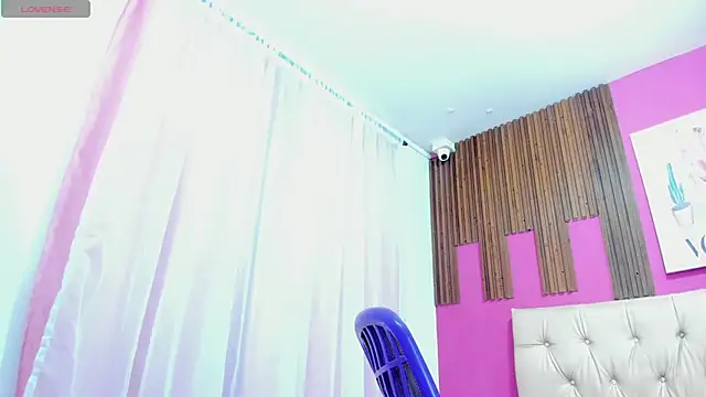 Lucia Spear online show from 10-25-25, 12:45