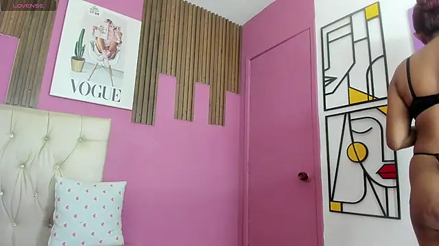 Lucia Spear online show from 12-15-25, 12:53