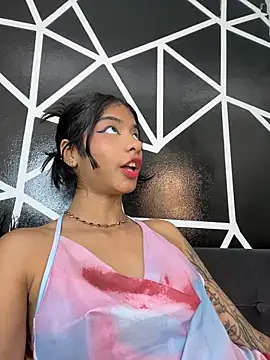 Snapshot of TweetiePieXXX chatting on 02-27-26, 09:15 TweetiePieXXX online show from 02-27-26, 09:15