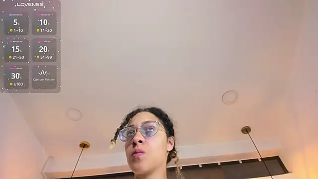 Hanna Cornee  online show from 01-06-26, 12:20