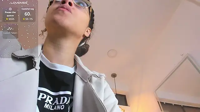 Hanna Cornee  online show from 01-16-26, 12:42