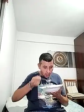 Snapshot of Angelitho777 chatting on 10-10-25, 05:34 Angelitho777 online show from 10-10-25, 05:34