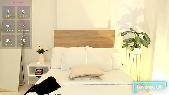 Snapshot of Lea_Joness chatting on 01-11-26, 06:46 Lea Joness online show from 01-11-26, 06:46