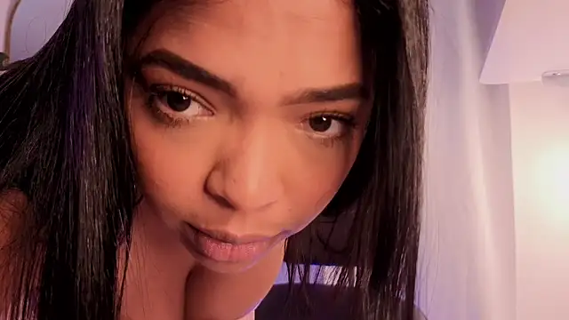 Snapshot of VickyGrey chatting on 11-14-25, 06:17 VickyGrey online show from 11-14-25, 06:17