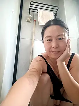 chengcheng12 online show from 10-09-25, 12:30