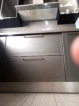 18yoteenqq online show from 10-04-25, 06:00