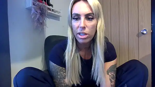 poppyinga1 online show from 02-12-26, 09:04