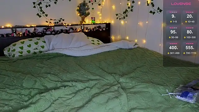 Snapshot of Candy_Flosse chatting on 02-06-26, 08:18 Candy Flosse online show from 02-06-26, 08:18