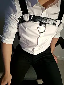 Snapshot of 111owo111 chatting on 10-06-25, 01:19 111owo111 online show from 10-06-25, 01:19