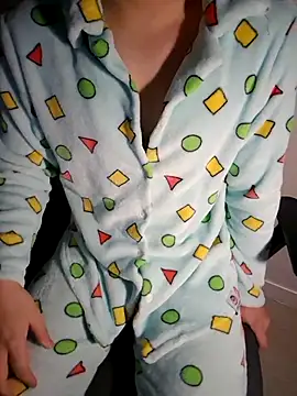 Snapshot of 111owo111 chatting on 10-12-25, 06:23 111owo111 online show from 10-12-25, 06:23