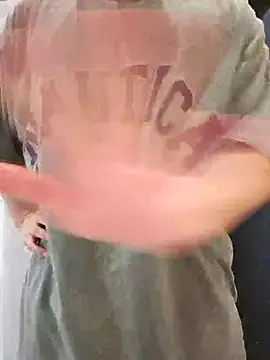 Snapshot of 111owo111 chatting on 10-19-25, 12:39 111owo111 online show from 10-19-25, 12:39