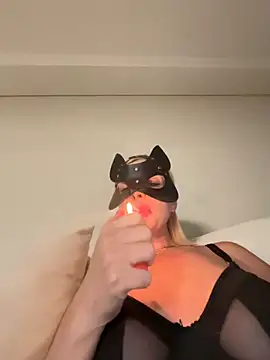 Snapshot of hevesim chatting on 10-30-25, 03:24 hevesim online show from 10-30-25, 03:24