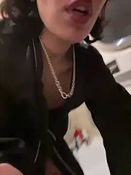 Snapshot of Piggiteablacktea chatting on 01-17-26, 06:33 Piggiteablacktea online show from 01-17-26, 06:33