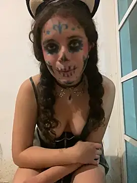 Snapshot of Lucy_YupiSweet chatting on 11-01-25, 08:49 Lucy YupiSweet online show from 11-01-25, 08:49