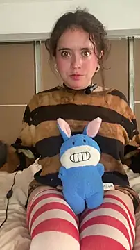 Snapshot of Lucy_YupiSweet chatting on 01-08-26, 03:25 Lucy YupiSweet online show from 01-08-26, 03:25