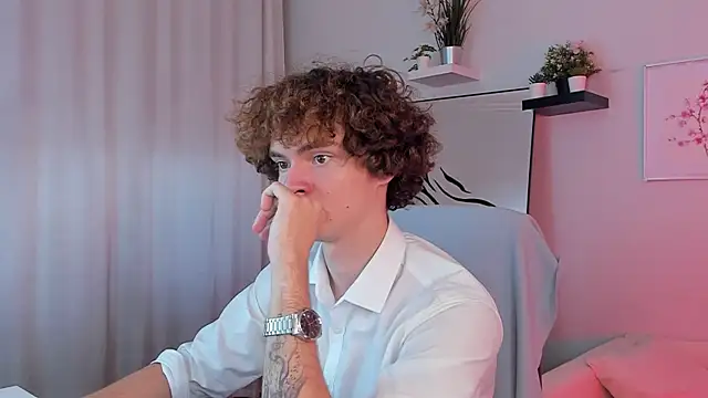 Snapshot of Tommy_Jamm chatting on 10-21-25, 02:07 Tommy Jamm online show from 10-21-25, 02:07