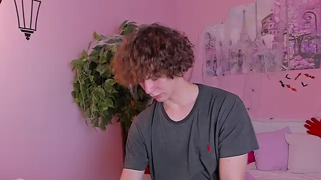 Snapshot of Tommy_Jamm chatting on 11-01-25, 01:35 Tommy Jamm online show from 11-01-25, 01:35