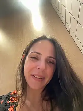 Snapshot of Lady_LauraRose chatting on 02-12-26, 02:06 Lady LauraRose online show from 02-12-26, 02:06