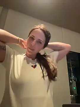 Snapshot of Lady_LauraRose chatting on 02-14-26, 02:41 Lady LauraRose online show from 02-14-26, 02:41