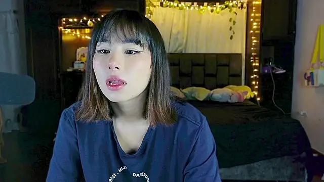 Shisuku Sophi online show from 02-20-26, 01:35