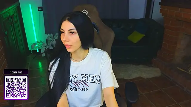 Emmi Swon online show from 09-29-25, 08:57