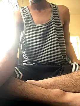 Snapshot of hyderabadii_boi chatting on 09-23-25, 06:38 hyderabadii boi online show from 09-23-25, 06:38