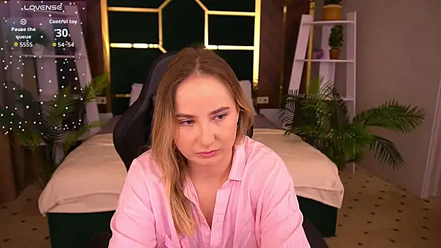 Snapshot of SofieBloom chatting on 11-10-25, 11:48 SofieBloom online show from 11-10-25, 11:48