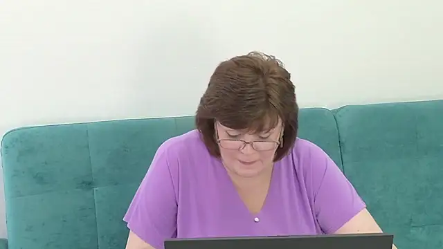 Sandra Sunrise online show from 11-15-25, 08:33