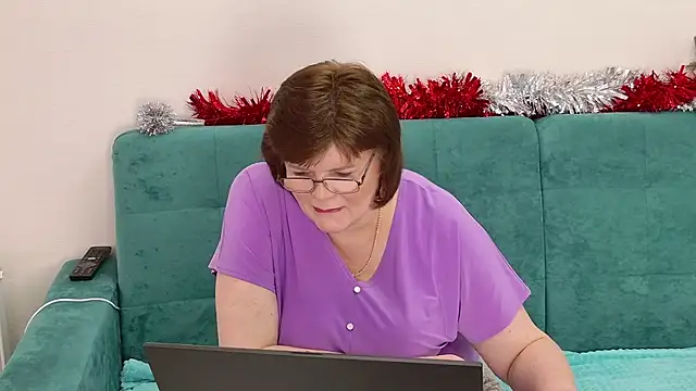 Sandra Sunrise online show from 12-21-25, 12:01