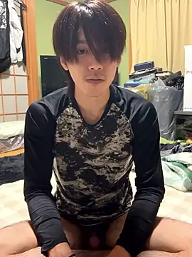 Snapshot of koushi_9213 chatting on 11-16-25, 01:28 koushi 9213 online show from 11-16-25, 01:28