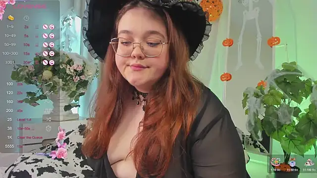 Snapshot of Neko_Moor chatting on 10-30-25, 08:42 Neko Moor online show from 10-30-25, 08:42