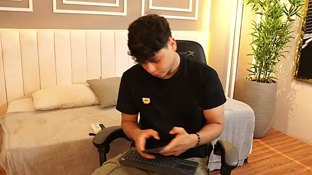 Ethan occonor online show from 12-17-25, 12:22