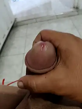 Snapshot of Exoticovergon chatting on 03-08-26, 01:04 Exoticovergon online show from 03-08-26, 01:04