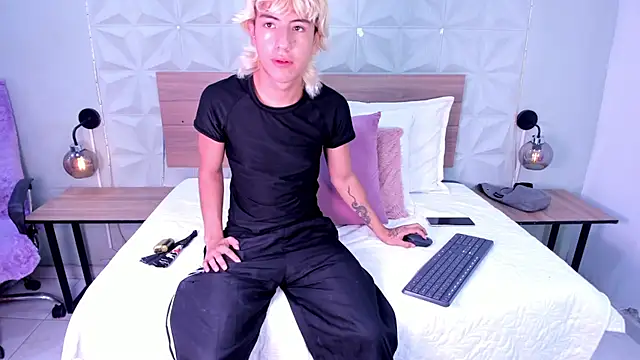 Snapshot of Enrrixxx_ chatting on 02-09-26, 11:20 Enrrixxx online show from 02-09-26, 11:20