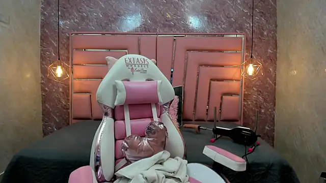 MELODY FIRE  online show from 10-18-25, 03:13