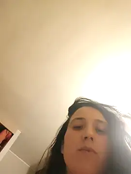 Snapshot of Bygambilia912 chatting on 10-31-25, 03:51 Bygambilia912 online show from 10-31-25, 03:51