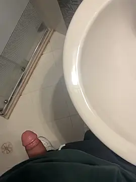 Snapshot of Mbidee chatting on 02-27-26, 01:11 Mbidee online show from 02-27-26, 01:11