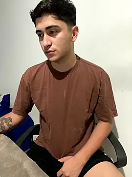 Tavinho067 online show from 01-08-26, 04:15