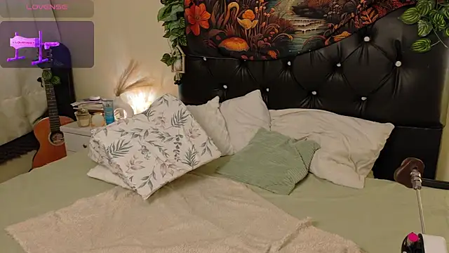 Amanda sweet online show from 10-11-25, 01:05