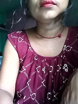 Snapshot of Desi_couple305 chatting on 09-15-25, 01:16 Desi couple305 online show from 09-15-25, 01:16