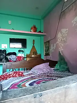 Snapshot of Desi_couple305 chatting on 10-15-25, 02:11 Desi couple305 online show from 10-15-25, 02:11