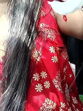 Snapshot of Desi_couple305 chatting on 10-18-25, 08:26 Desi couple305 online show from 10-18-25, 08:26