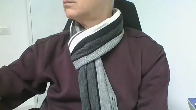 Snapshot of Sensor2000 chatting on 02-12-26, 08:20 Sensor2000 online show from 02-12-26, 08:20