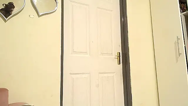 Snapshot of Goddessberry chatting on 10-26-25, 02:01 Goddessberry online show from 10-26-25, 02:01