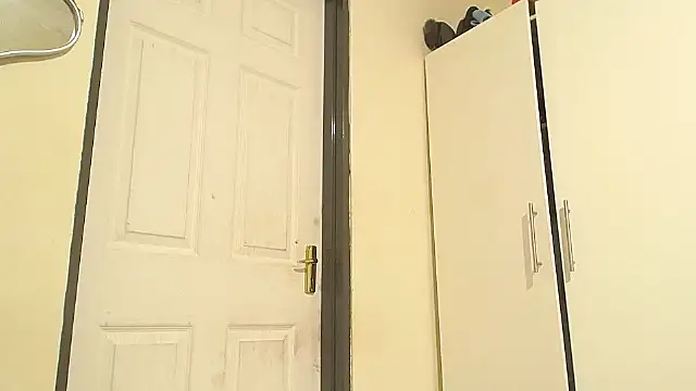 Snapshot of Goddessberry chatting on 11-10-25, 03:49 Goddessberry online show from 11-10-25, 03:49