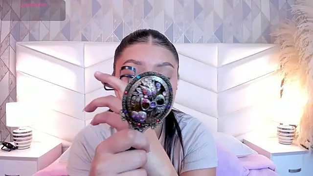 victoria   jonnes online show from 11-17-25, 12:44