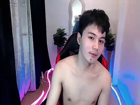 urasiantwink69 online show from 09-28-25, 03:39